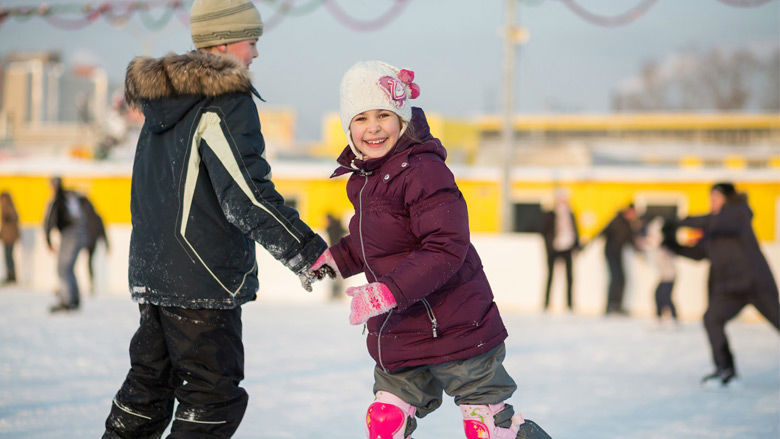 Children iceskating