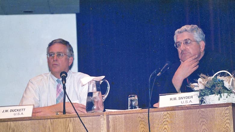 Drs. Duckett and Snyder present at a 1992 conference in Instanbul
