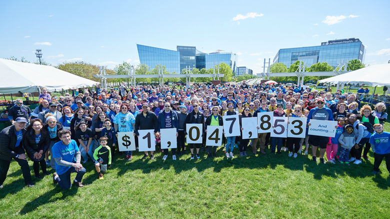 Large group photo of Walk for Hope participants Large group photo of Walk for Hope participants