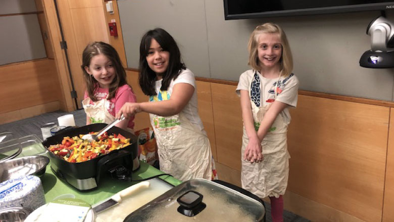 girls cooking