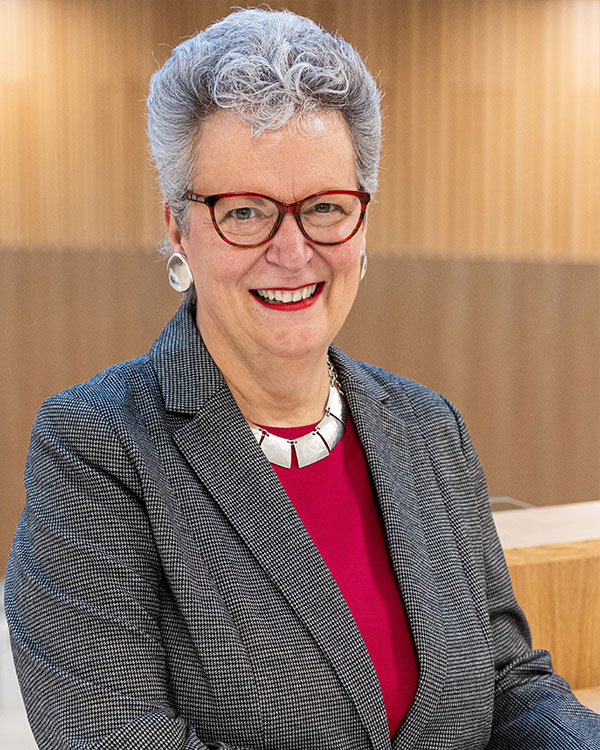 Lisa Guay Woodford