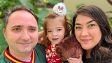 Eva and her parents