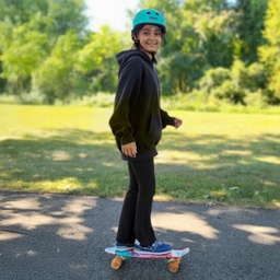 Rahemeen on skateboard