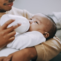 Baby drinking bottle