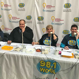 Volunteers taking phone calls at the WOGL Radiothon event Volunteers taking phone calls at the WOGL Radiothon event